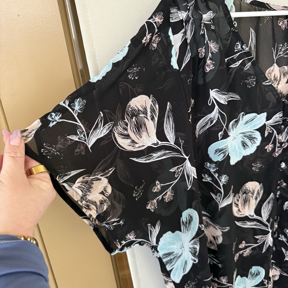 Torrid Womens 1‎ Floral Sheer V-Neck Button Up Chiffon Short Sleeve Blouse Top - Picture 4 of 8